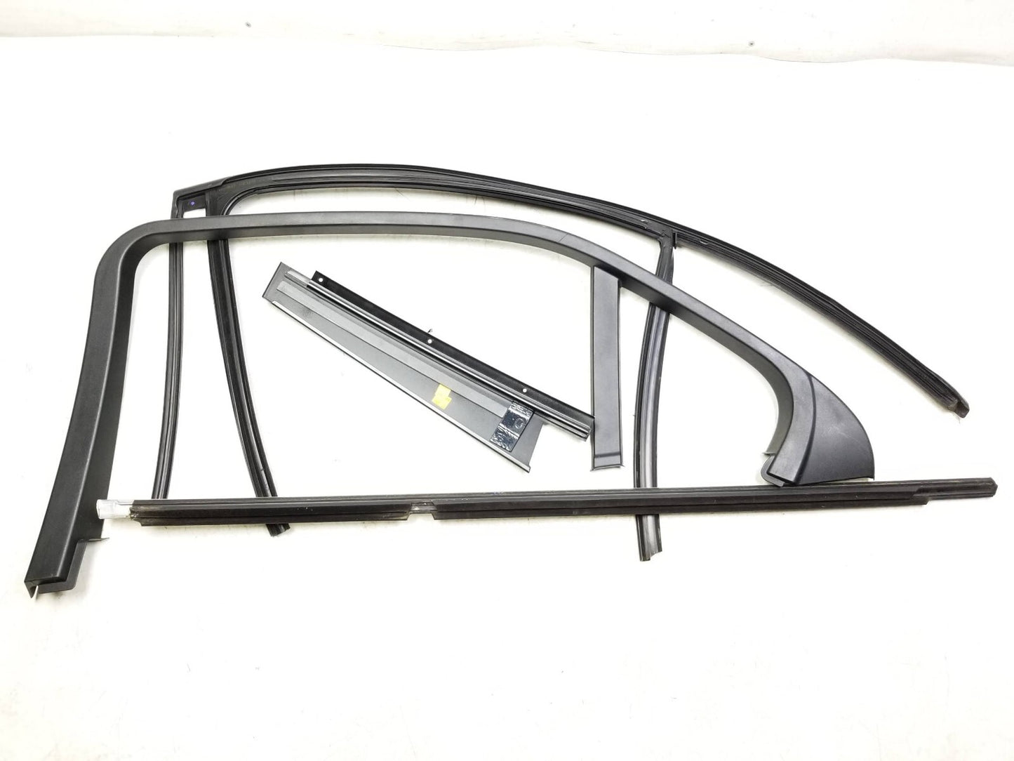 2012 Mercedes E350 Rear Passenger Door Window Frame Trim & Seal 4pcs OEM