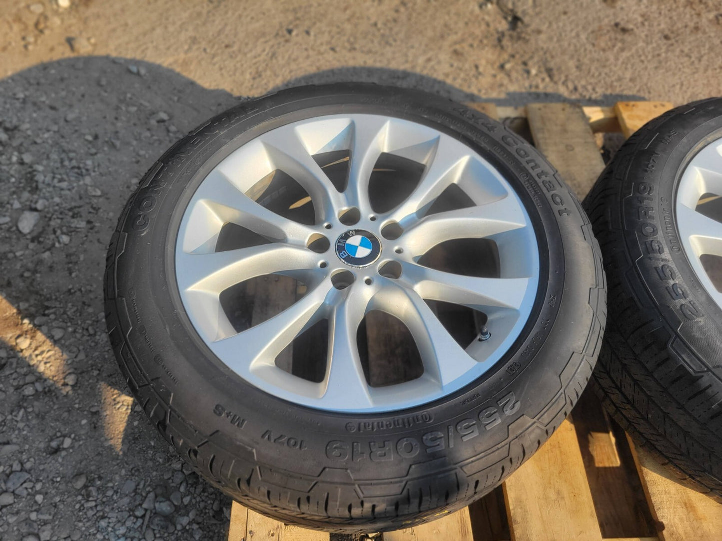 2014 BMW X5 F15 Wheel Rim 19x9j & Tire 255/50r19 Continental. 2 Wheels