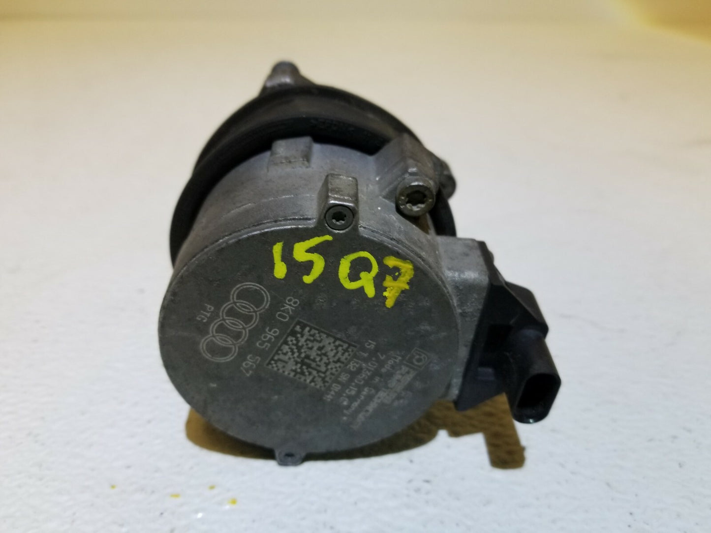 2015 Audi Q7 3.0l Engine Auxiliary Water Pump OEM