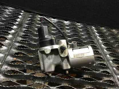 04 05 06 07 08 09 Toyota Prius Brake Master Cylinder Simulator Solenoid OEM