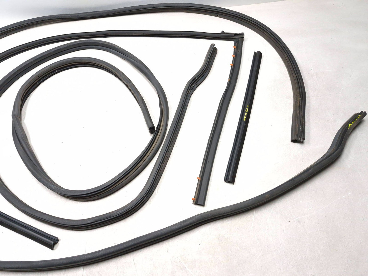 2013 Ford Transit Connect Front Door Weatherstrip Seal Left & Right OEM