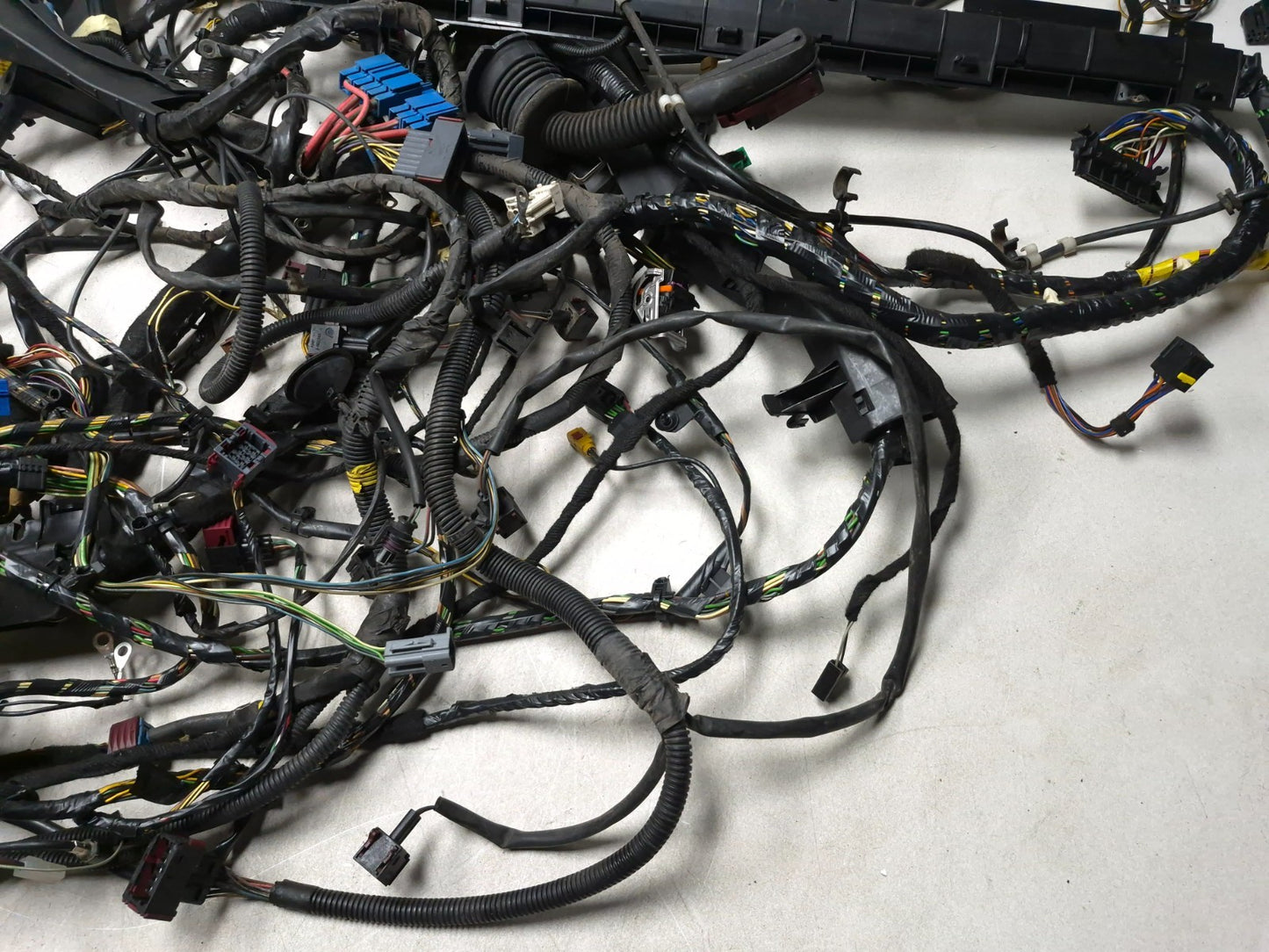 2007 Saab 9-5 Aero Main Dashboard Interior Wiring Harness W/ Fuse Box OEM