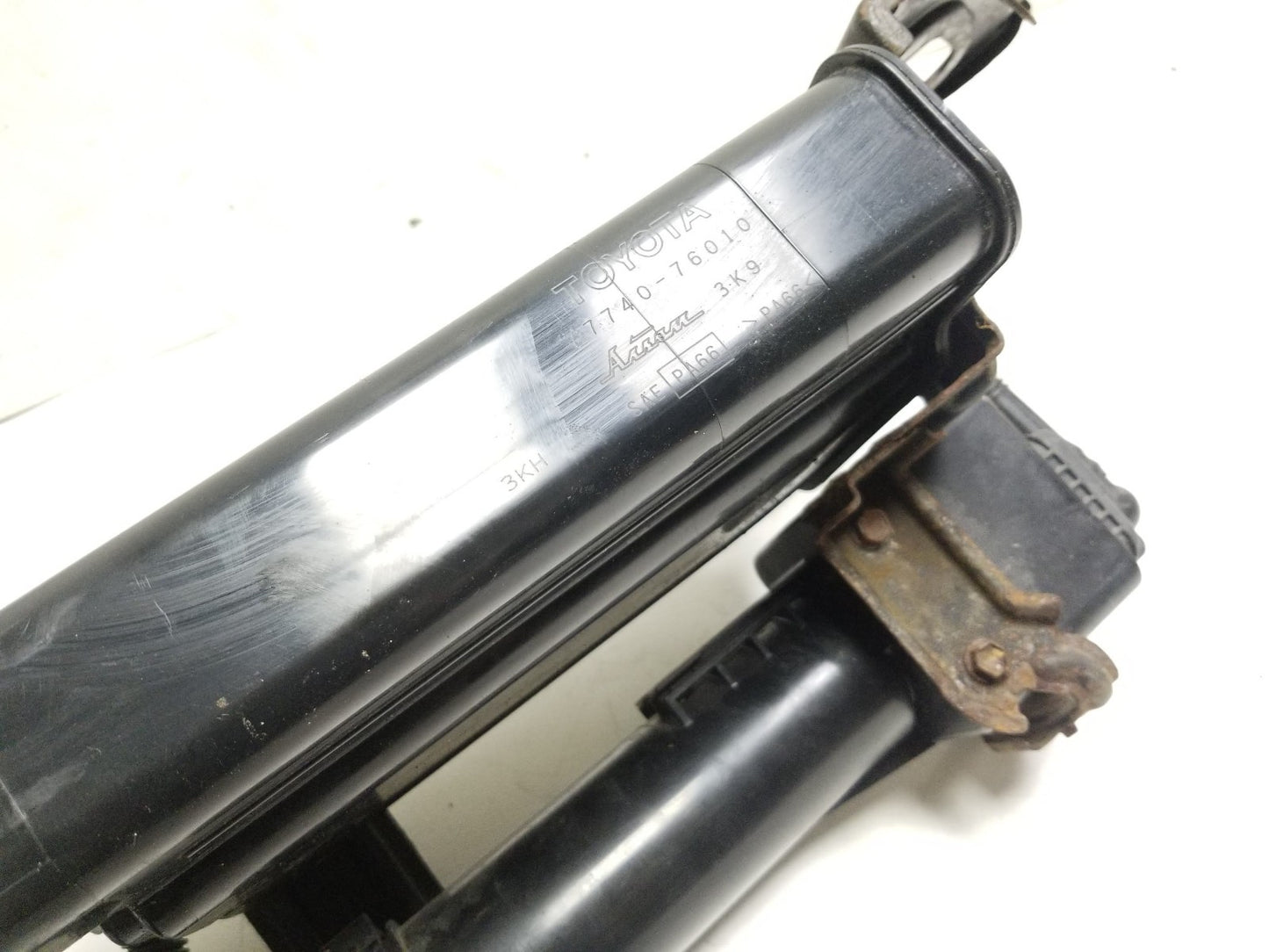 11-17 Lexus CT200h Fuel Vapor Canister 77740-76010 Oem✅