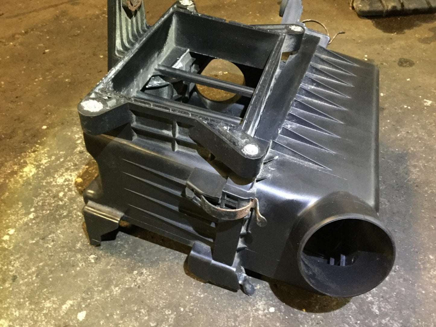 06 07 08 09 10 11 Kia Rio 1.6l Air Cleaner Housing Box OEM