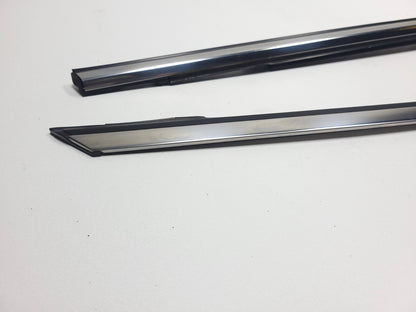 2009 Mazda Cx-7 Front Passenger Door Window Molding 2pcs W/ Weatherstrip OEM
