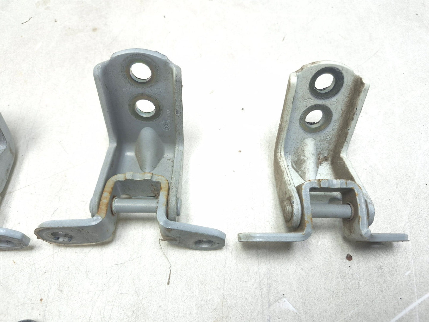 2012 Nissan Leaf Door Hinge W/ Striker Front & Rear Right Passenger Side OEM