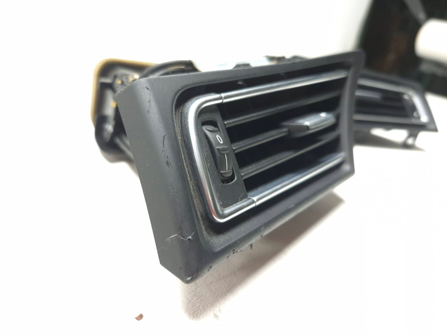 2011 BMW 750li Dash Air Vent Left & Right Pair OEM