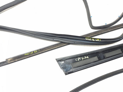 2004-2008 Acura Tl Front Door Weatherstrip Seal & Belt Passenger Side Right OEM