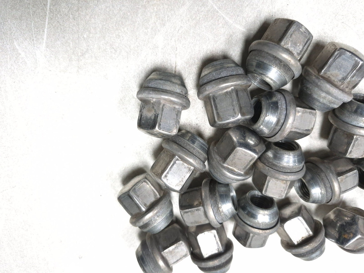 2018 Chrysler 300 Wheel Lug Nut 20pcs OEM