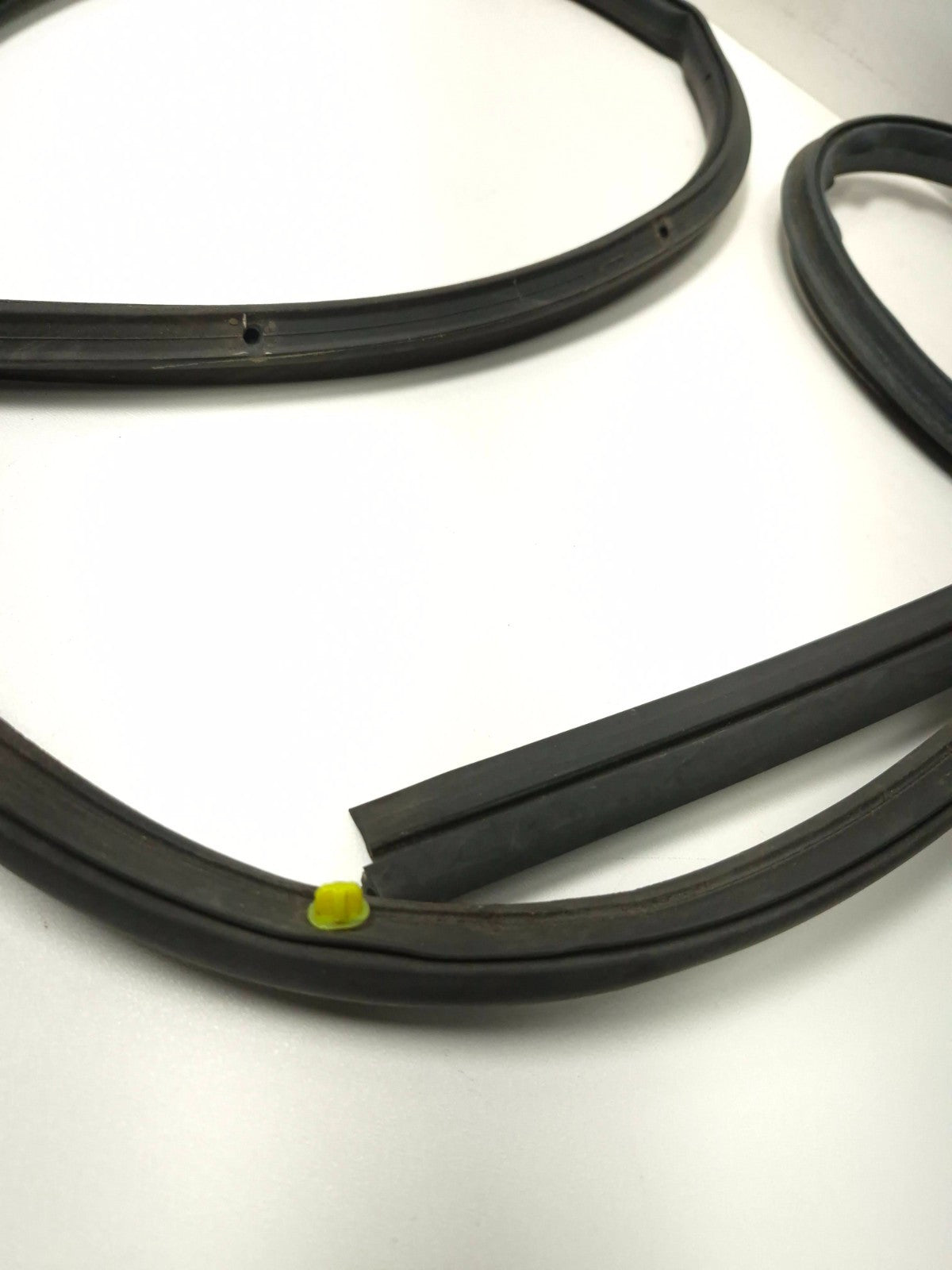 2007 Honda Fit Rear Door Weatherstrip Seal Driver Side Left 4pcs OEM