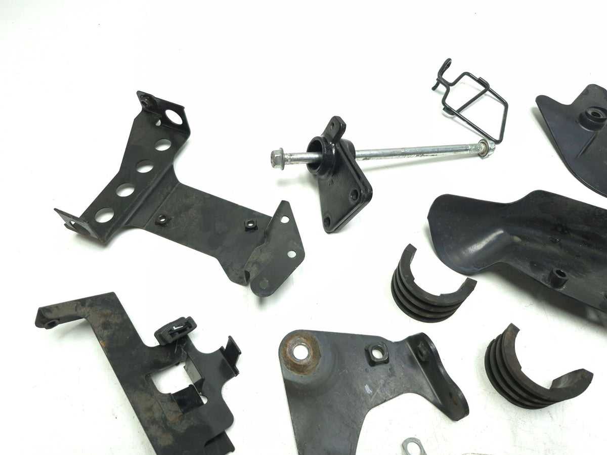 2009 Suzuki Boulevard M109r Vzr1800 Misc Bolt & Hardware Bracket OEM