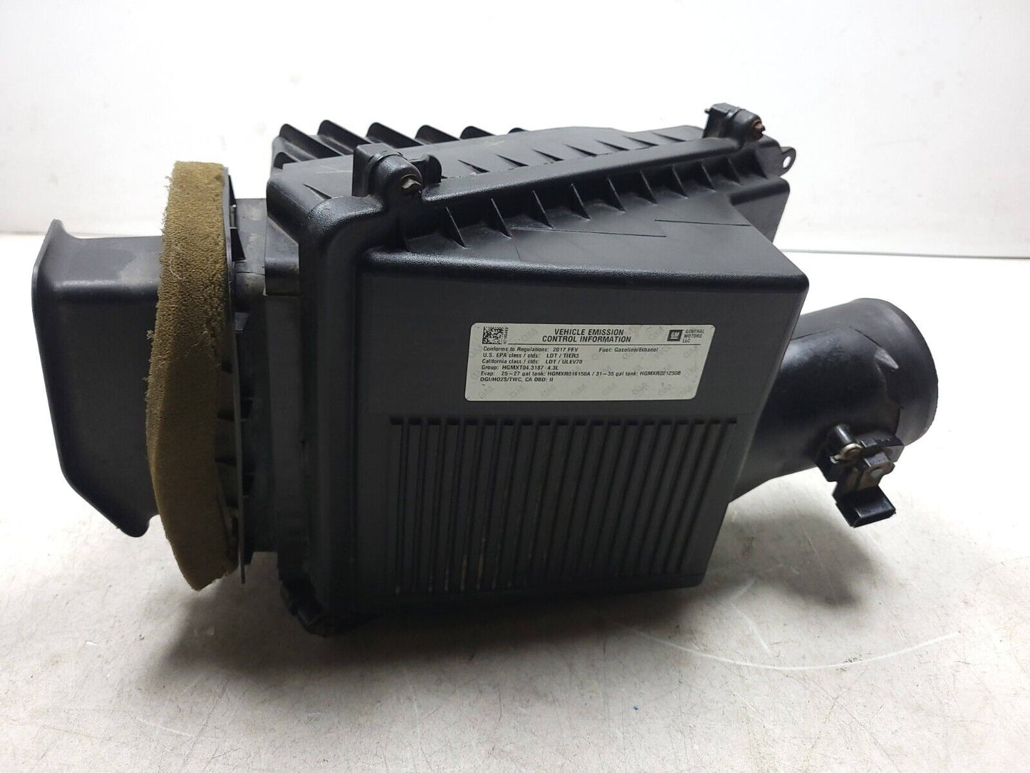 17-19 Chevrolet Silverado 1500 Air Box Cleaner 4.3l OEM