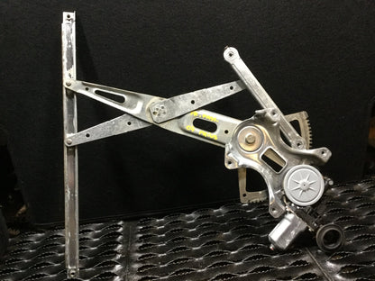 05 06 07 08 09 Toyota Prius Front Right Passenger   Window Regulator & Motor OEM