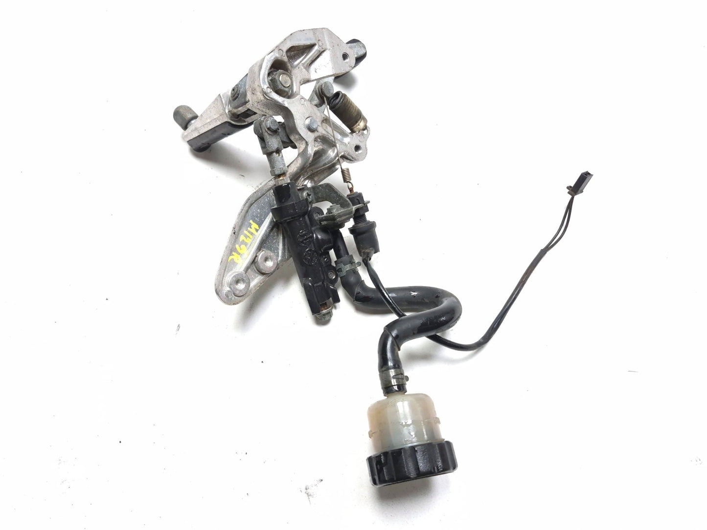 1998 Yamaha Yzf600r Rear Brake Master Cylinder W/brake Pedal & Footrest Assy OEM