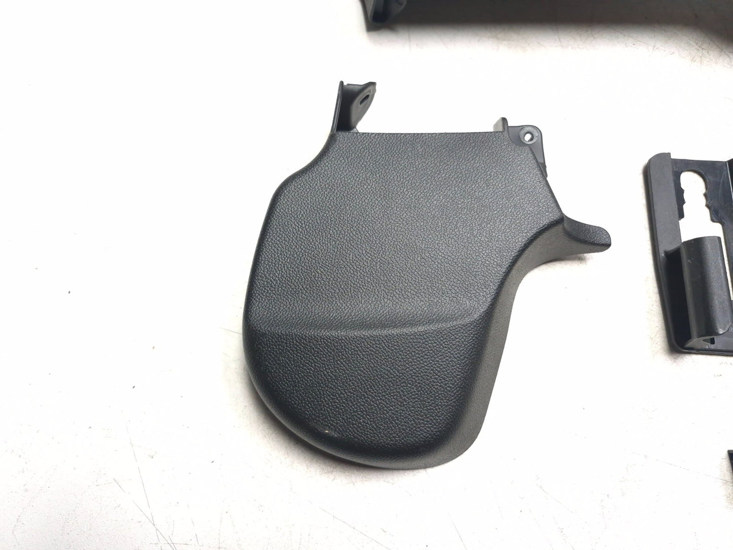 2024 Alfa Romeo Stelvio Seat Side Trim Front Passenger Side Right Roem