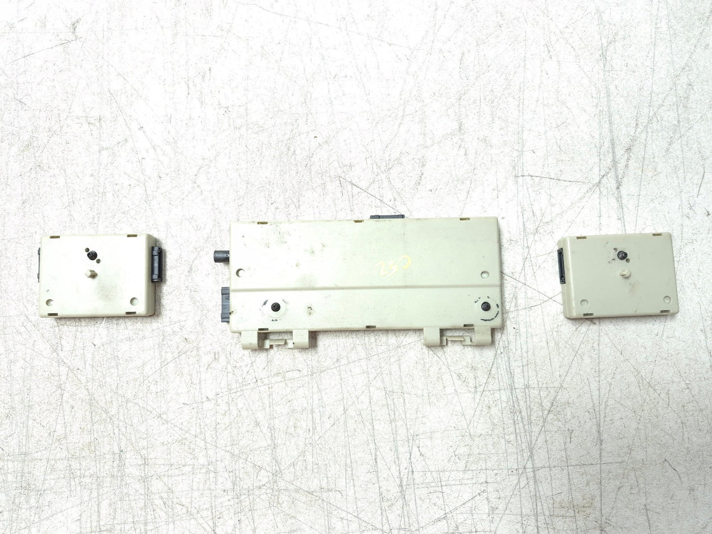 2008 BMW X6 E71 Radio Antenna Amplifier Control Module OEM 009130155