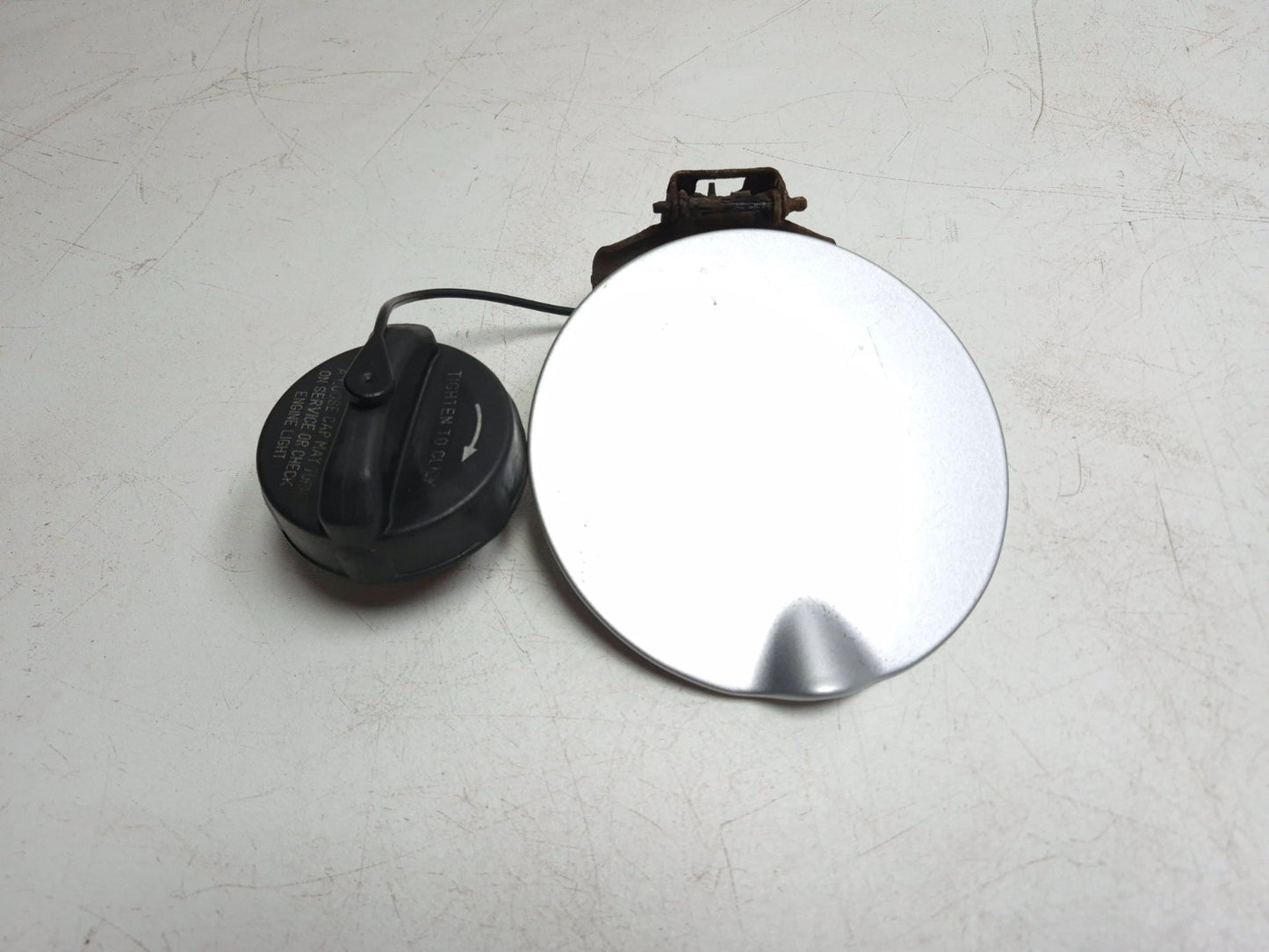 2010 Dodge Caliber Sxt Fuel Tank Door Lid W/ Filler Cap OEM