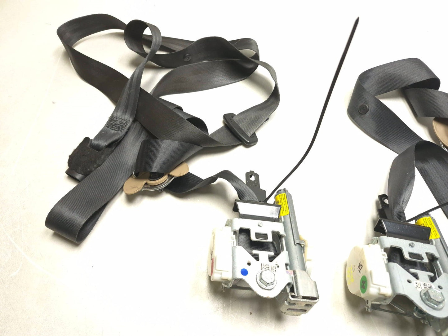 2012 Hyundai Sonata Front Seat Belt Retractor Left & Right Pair OEM