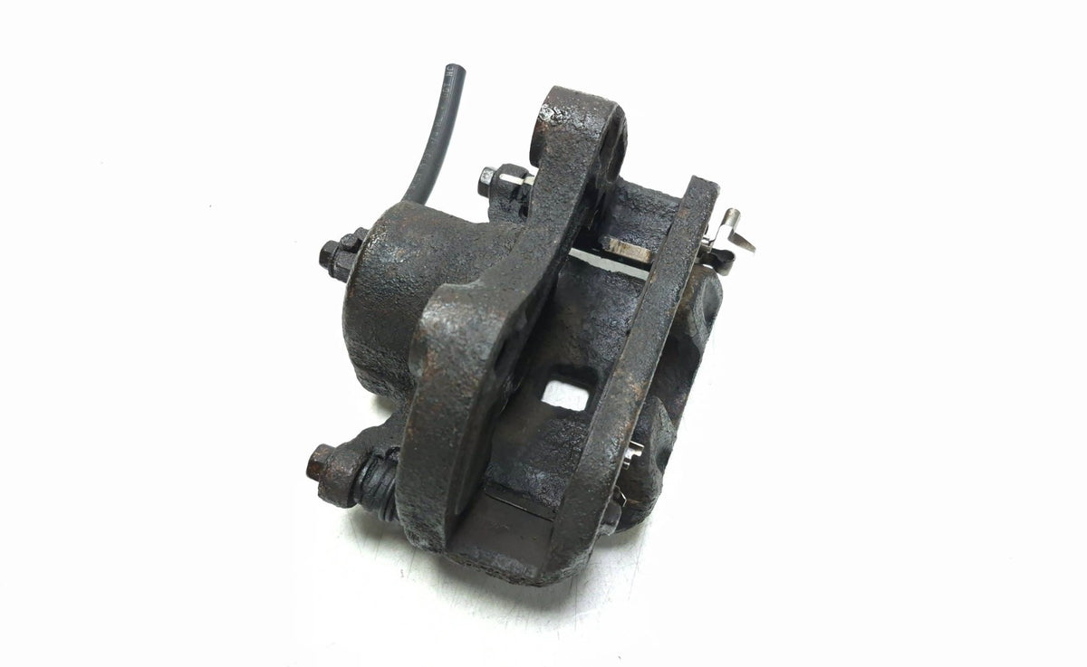 2004 Infiniti G35 Front Brake Caliper Left & Right OEM