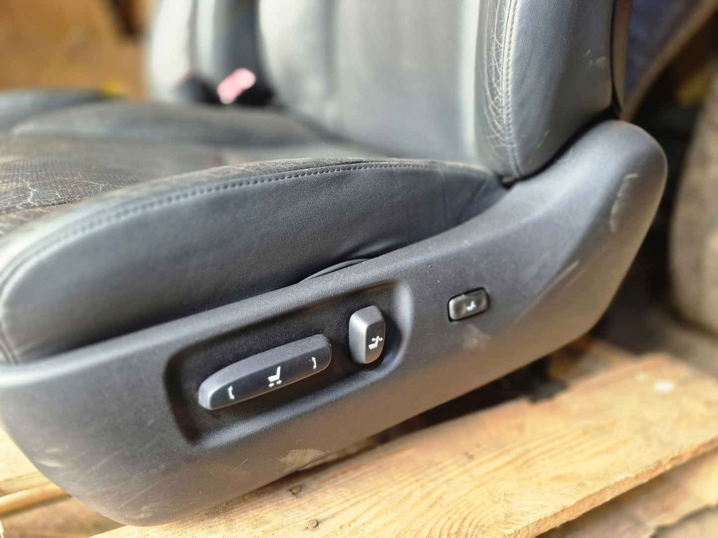 2010 Lexus Hs250h Front Seat Left & Right Pair OEM