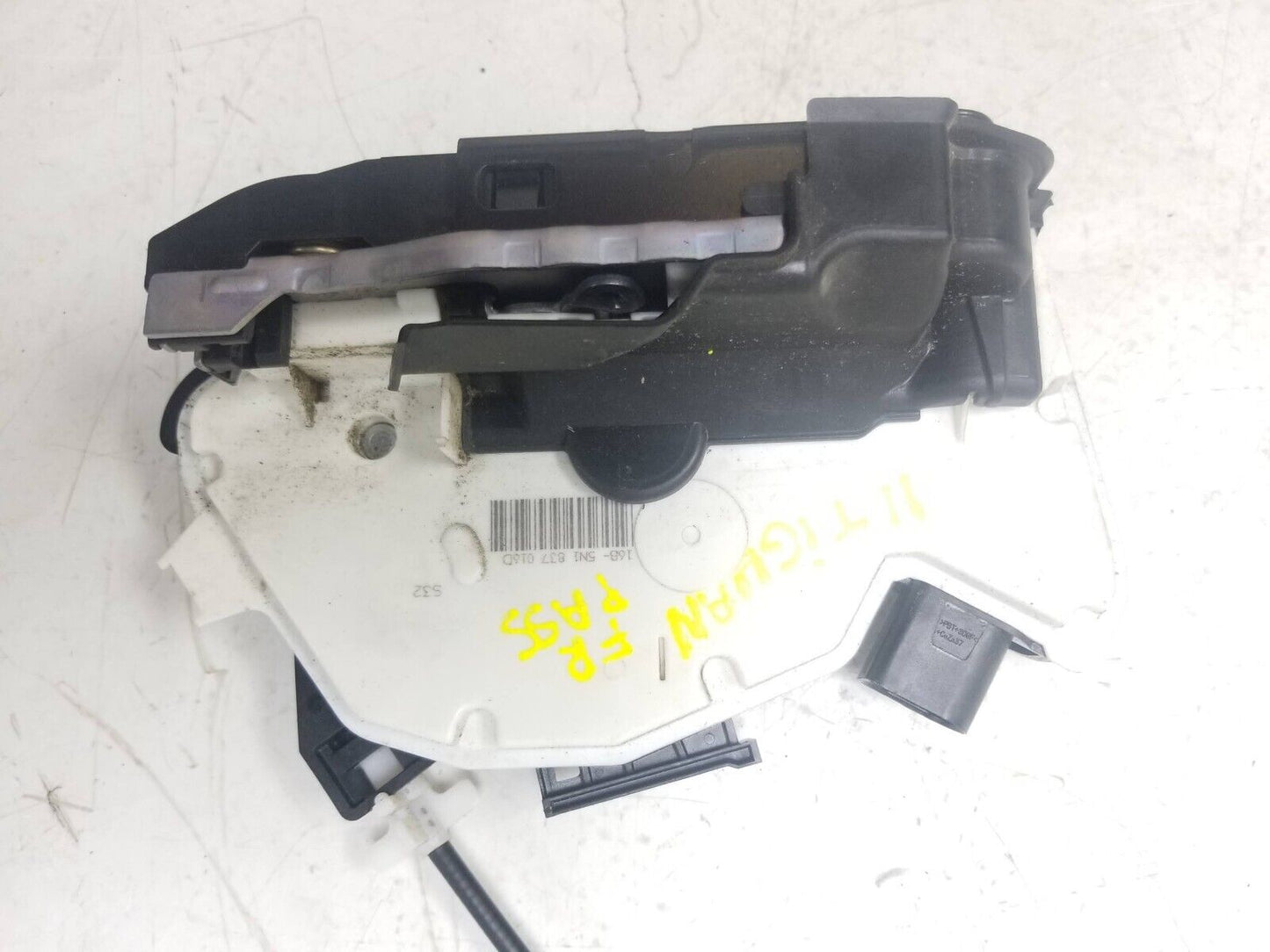 09- 18 Volkswagen Tiguan Door Lock Latch Actuator Front Passenger Side Right OEM