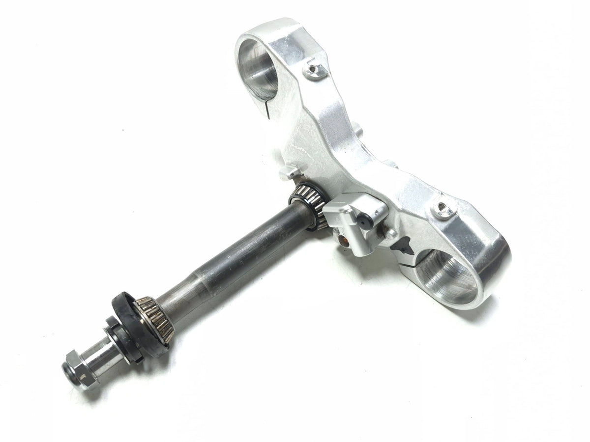 2009 Suzuki Boulevard M109r Vzr1800 Triple Tree Lower OEM