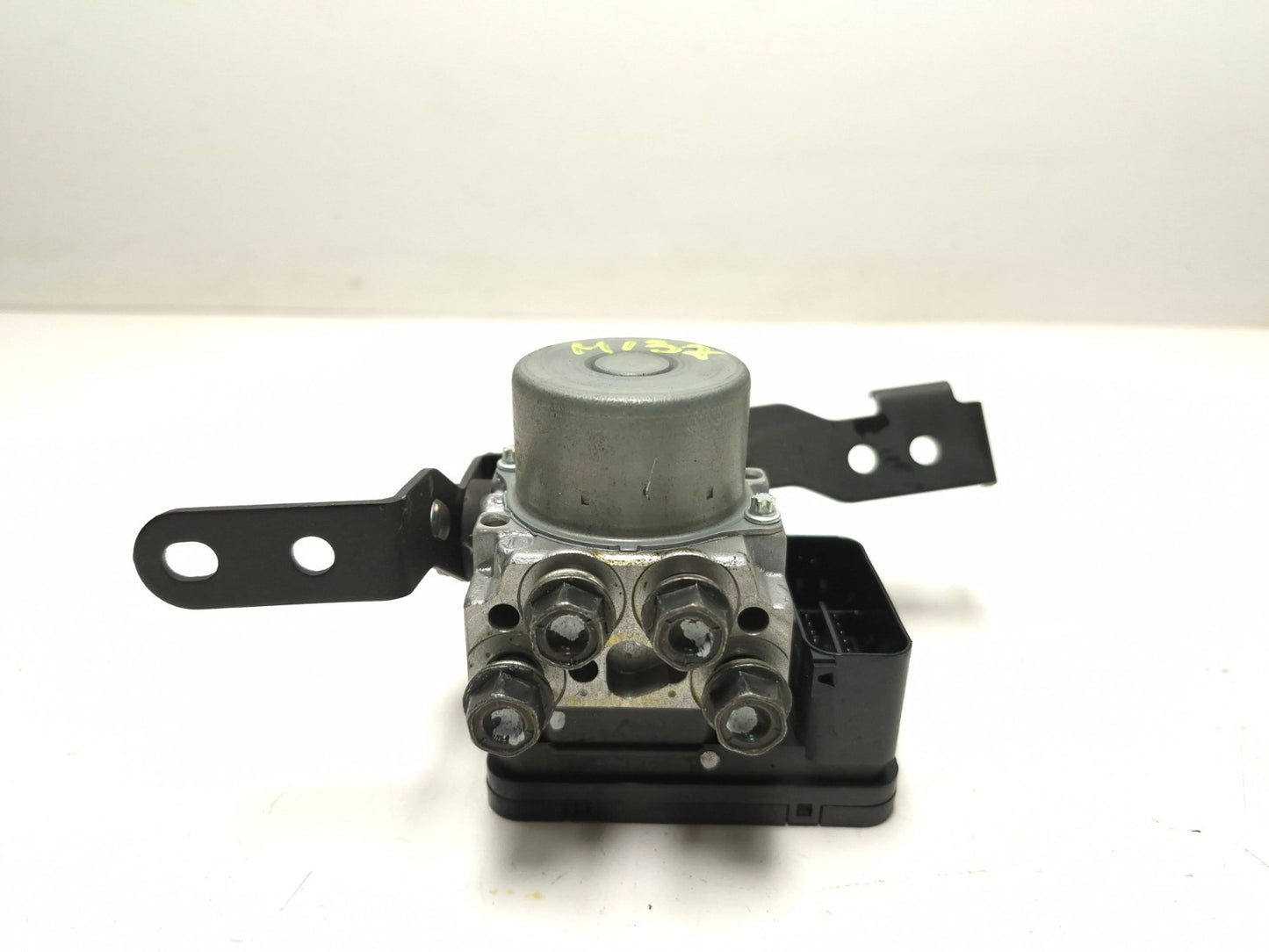 2025 Kawasaki Ninja Ex 500 ABS Brake Pump Module OEM