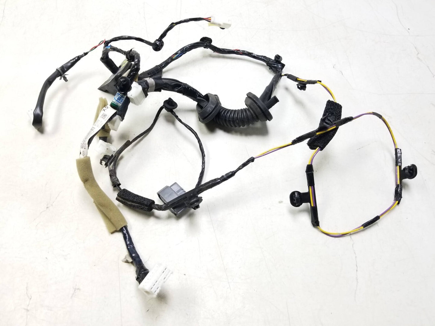 2011 - 2014 Nissan Rogue Front Door Wire Harness Passenger Right OEM