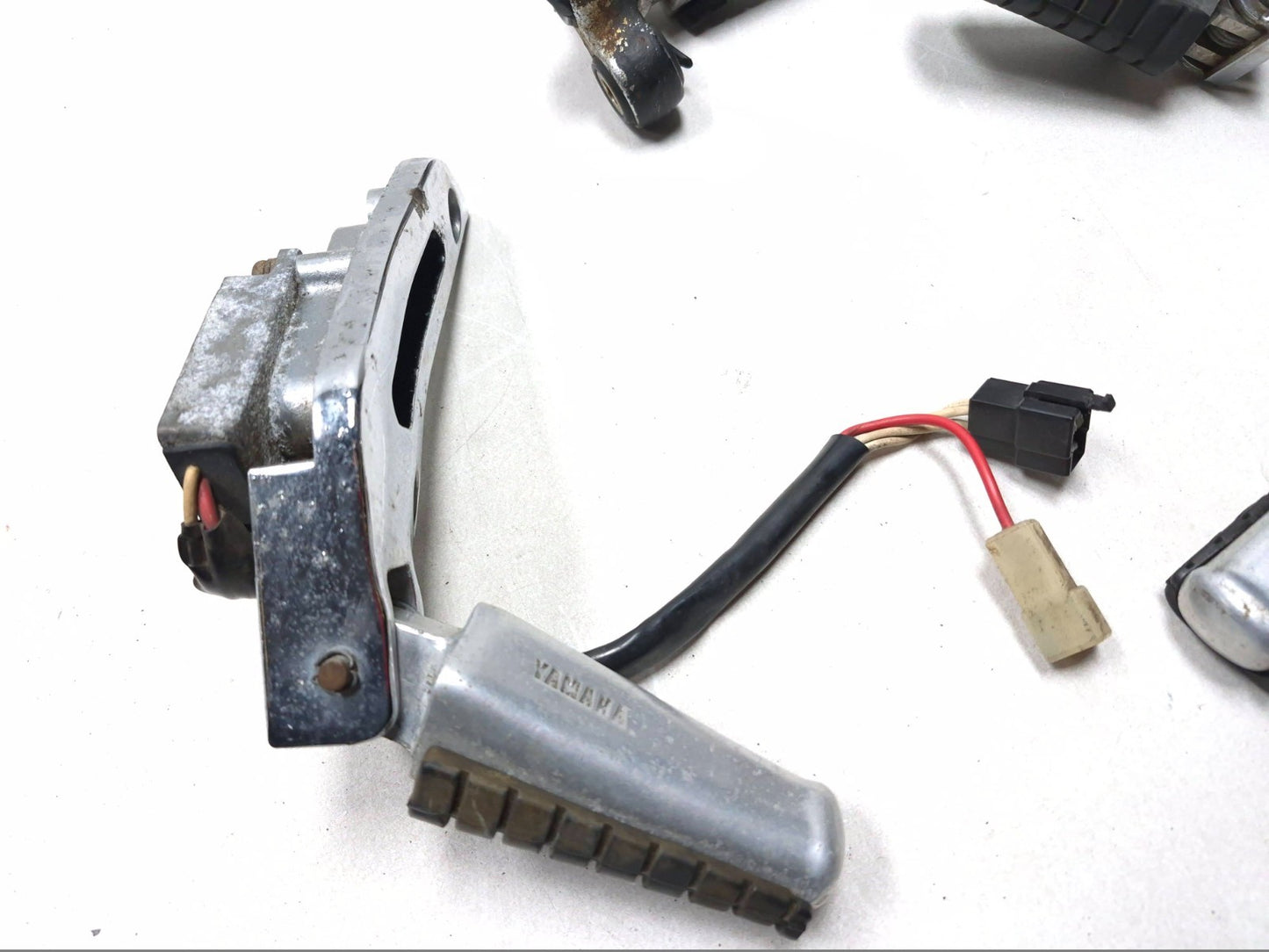 1996 Yamaha Virago Xv750 Rear & Front Footrest 4 Pcs OEM