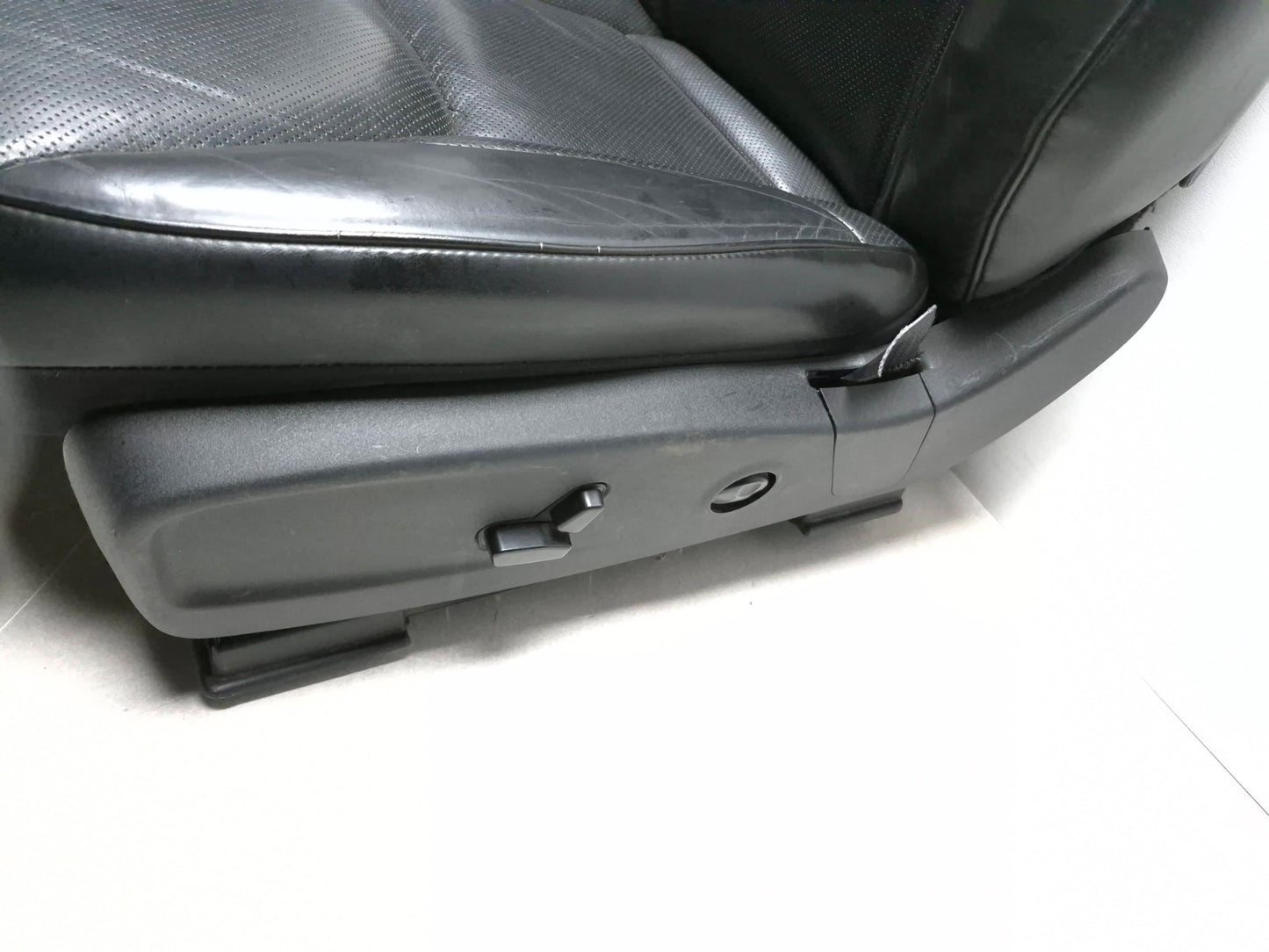 2018 Chrysler 300 Seat Front Left Driver Side OEM