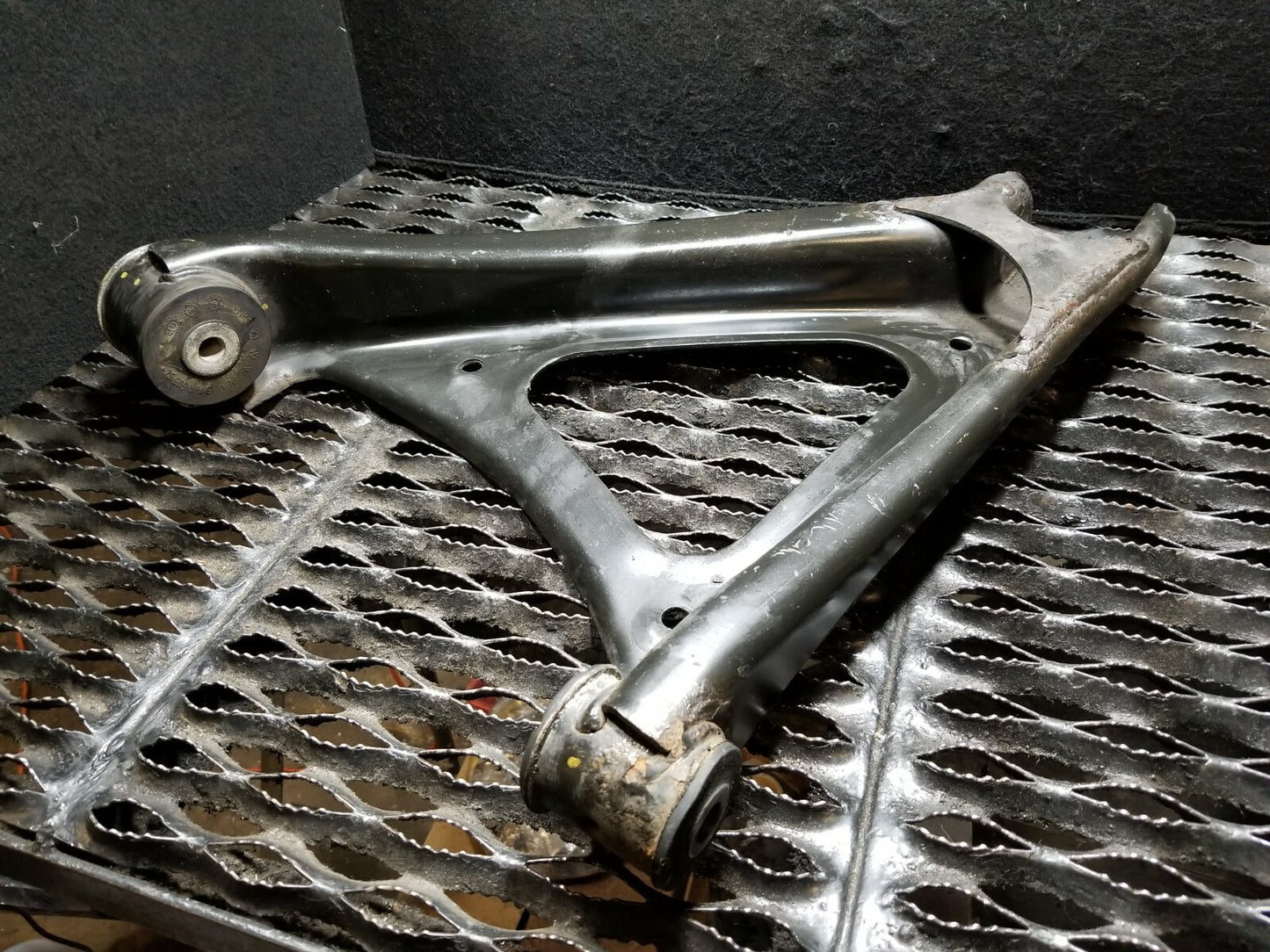 11 12 13 14 15  Audi Q7 Rear Lower Control Arm Right Pass Side OEM 87k Miles