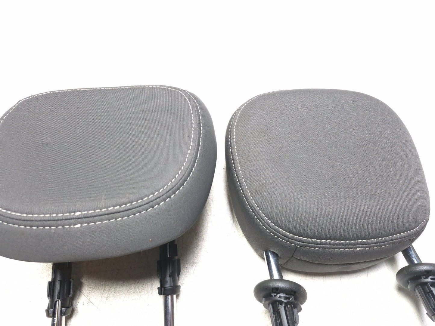 2014 Fiat 500l Rear Seat Headrest 3pcs OEM