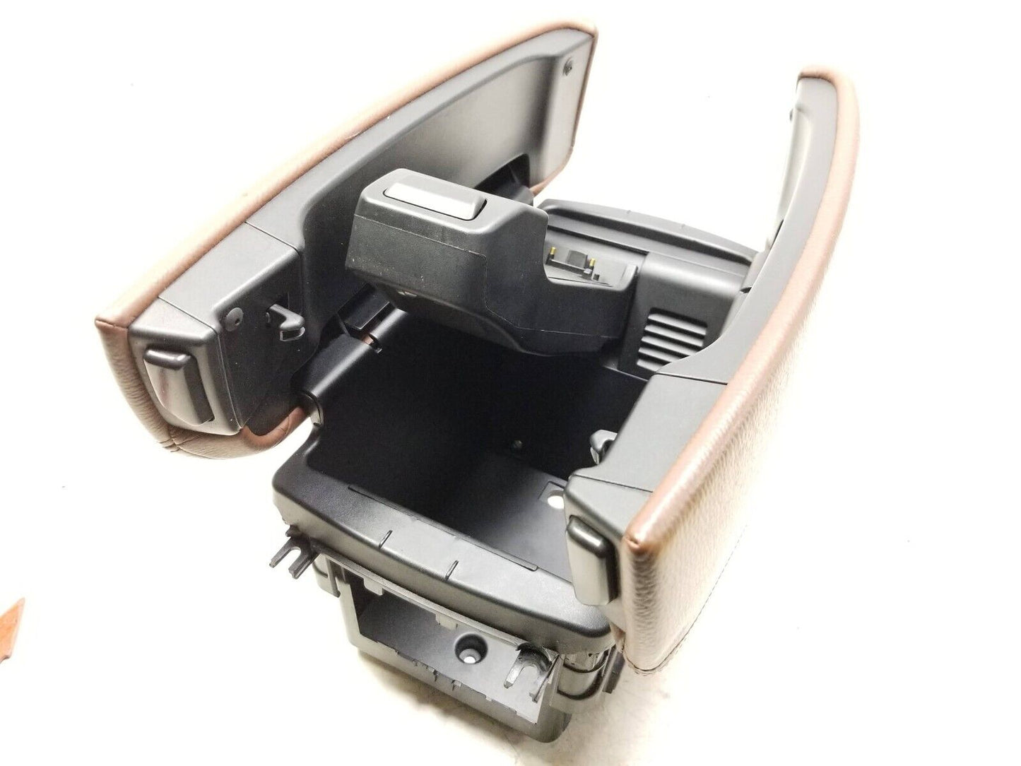 14-18 BMW X5 F15 Armrest Center Console 105069597c OEM 89k Miles✅ Dakota