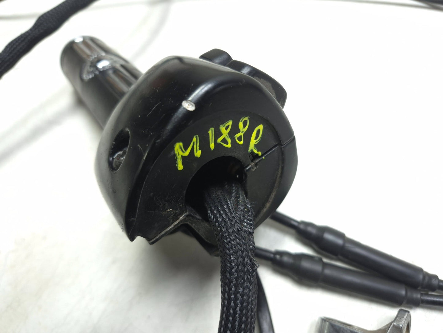 2008 Harley-davidson Dyna Fat Bob Fxdf Kill Switch & Throttle Grip OEM