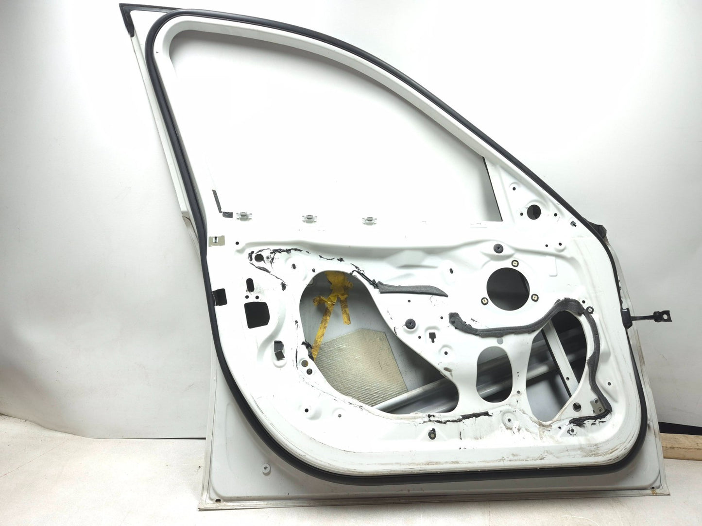 2013 BMW 328i F30 Sedan Front Left Driver Door Shell Oem. Pick Up Only