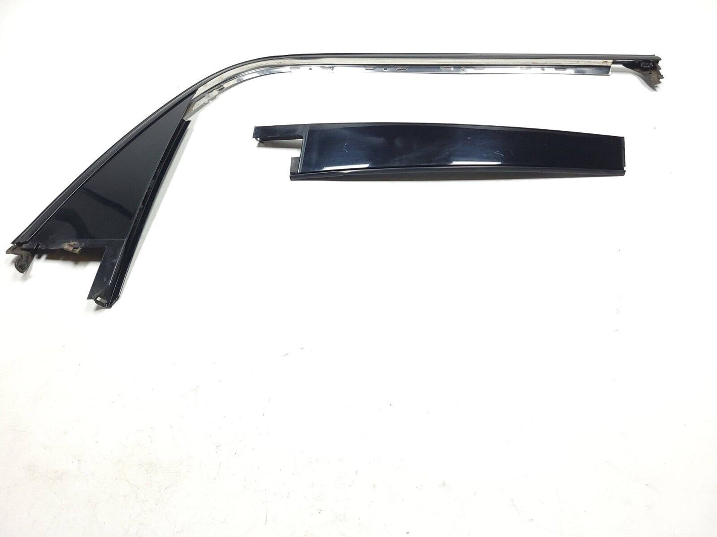 13-16 GMC Acadia Door Molding Belt Weather Strip Rear Passenger Side Right OEM