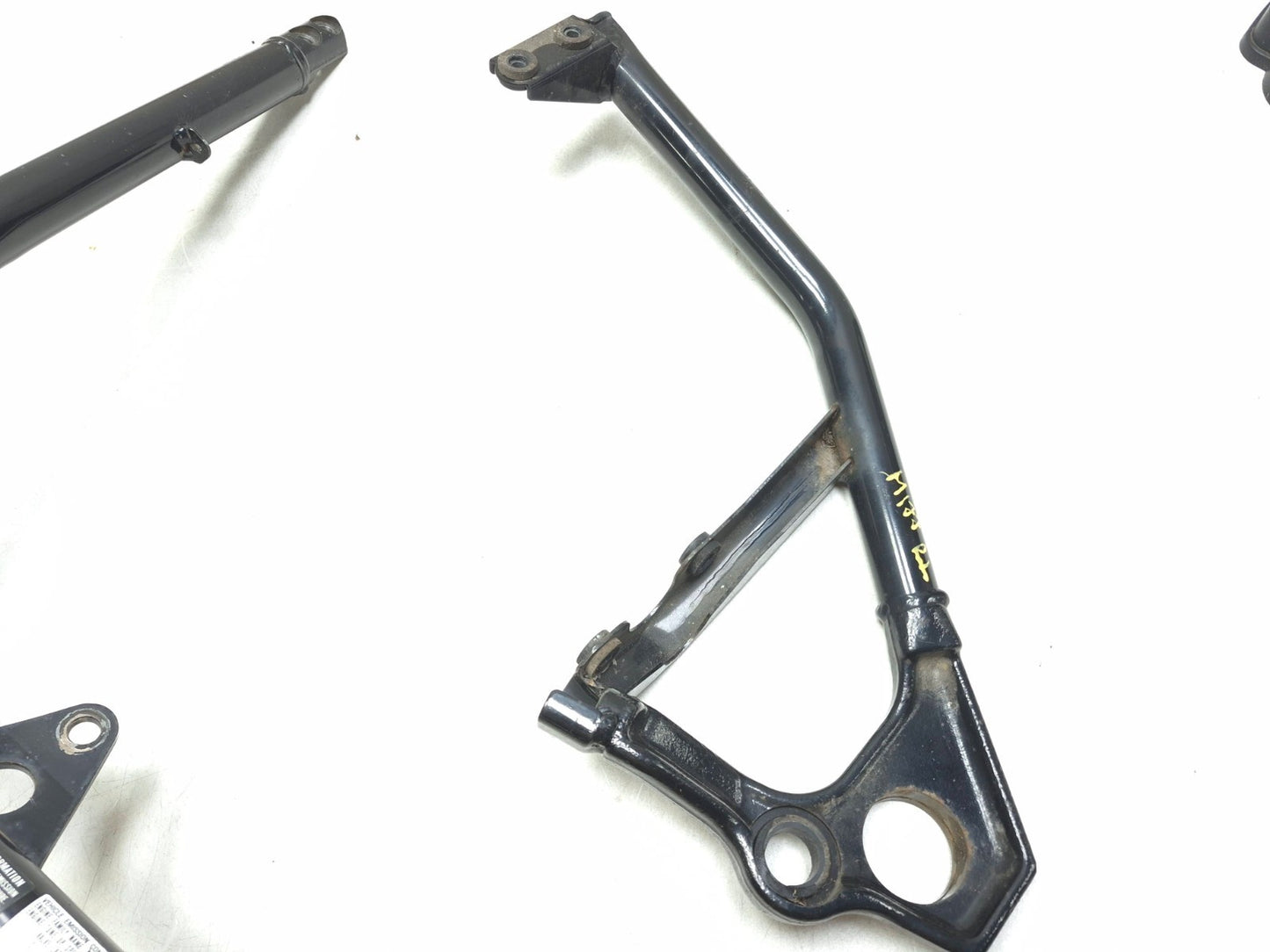 2004 Suzuki Intruder Volusia Vl800 Lower Frame Mount Bracket Pair OEM