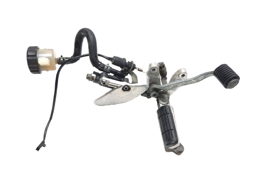 1998 Yamaha Yzf600r Rear Brake Master Cylinder W/brake Pedal & Footrest Assy OEM