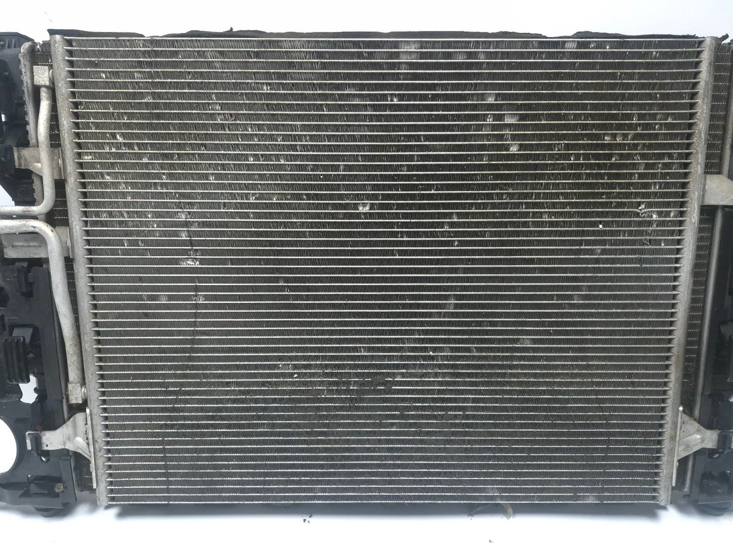 2013 Volvo S60 T5 2.5l Engine Cooling Radiator OEM 31368082