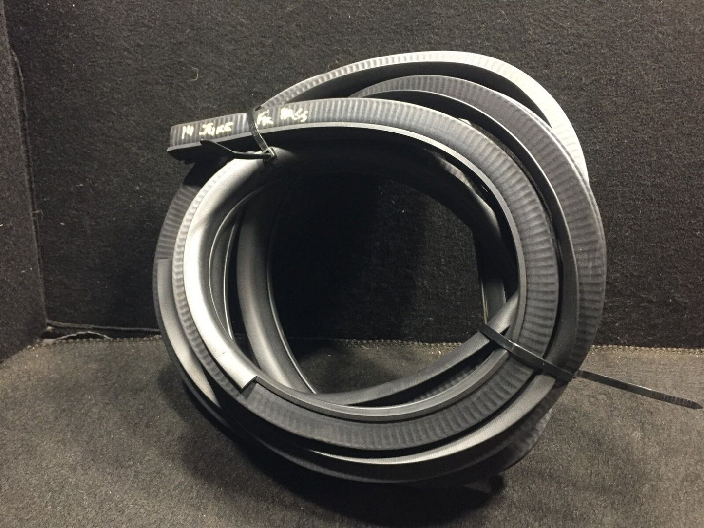 11 12 13 14 Nissan Juke Front Right Door Weather Strip Seal OEM D30