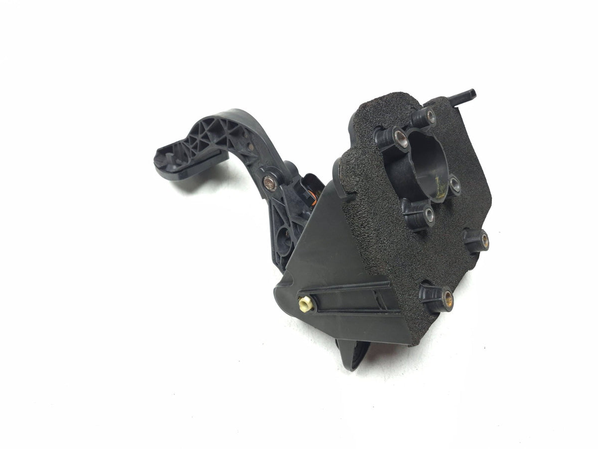 2017 Jeep Renegade Brake Pedal W/ Mount Bracket OEM