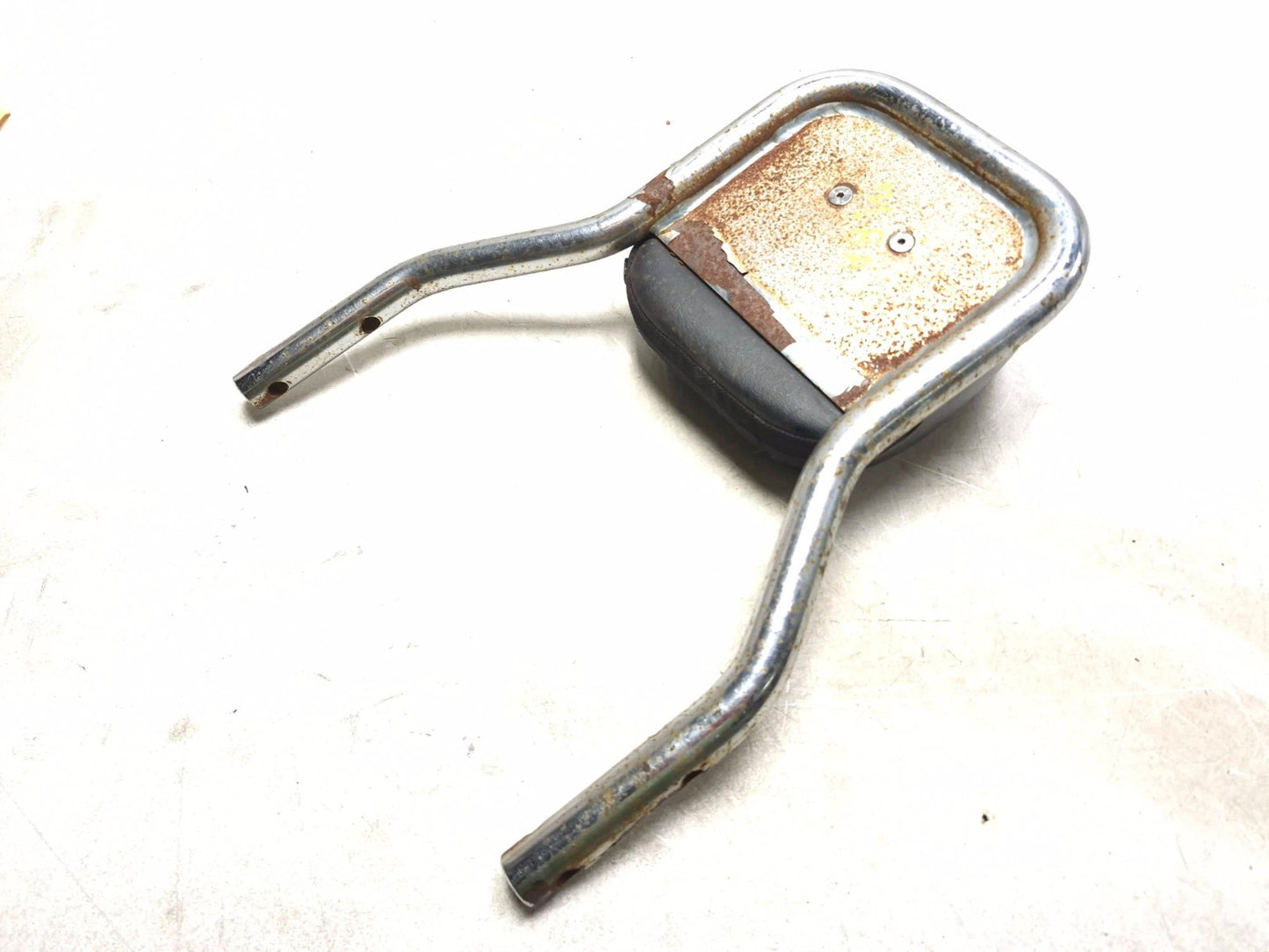 2005 Suzuki Boulevard С50 Rear Passenger Sissy Bar OEM