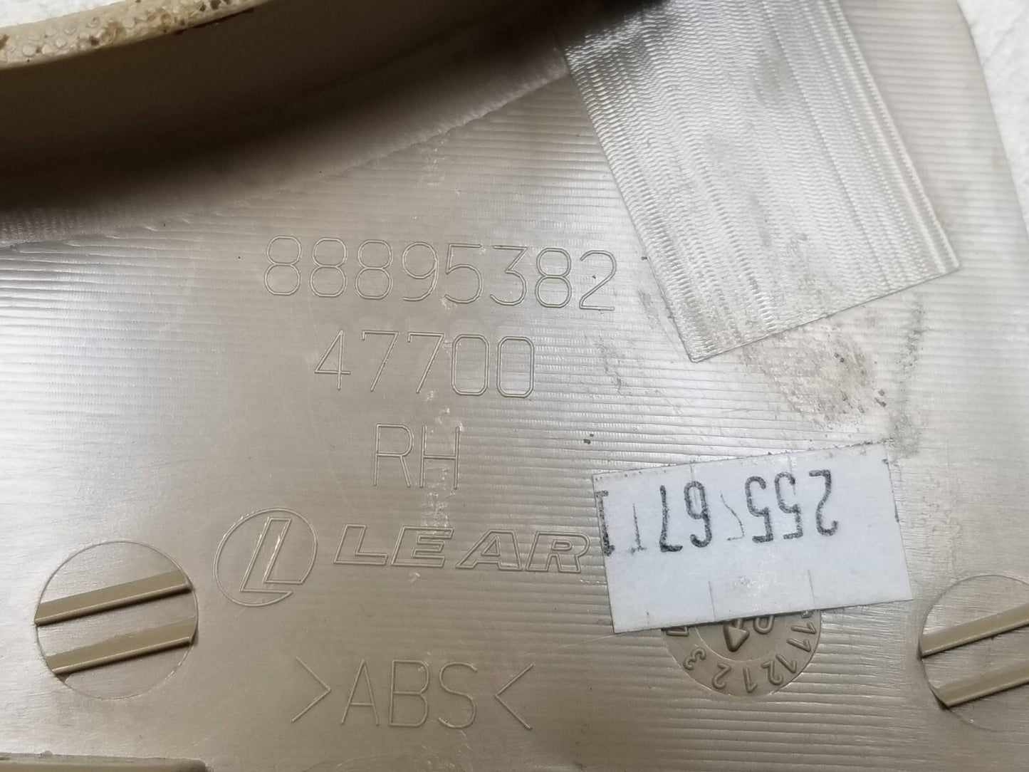 2007 Cadillac Srx Seat Side Trim W/switch Front Passenger Side Right OEM