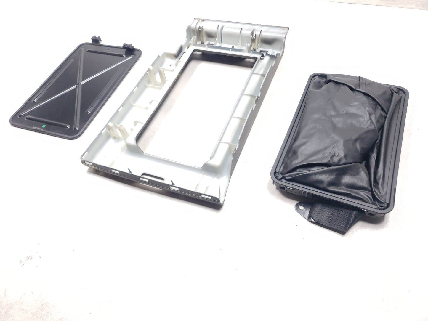 2007 Range Rover Rear Seat Center Armrest Ski Bag Storage 3 Pcs OEM