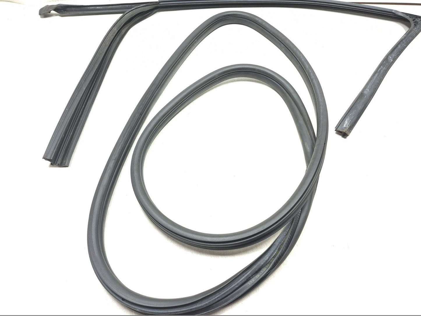 2013 BMW 328i F30 Front Door Weatherstrip Seal Right Passenger Side Set OEM