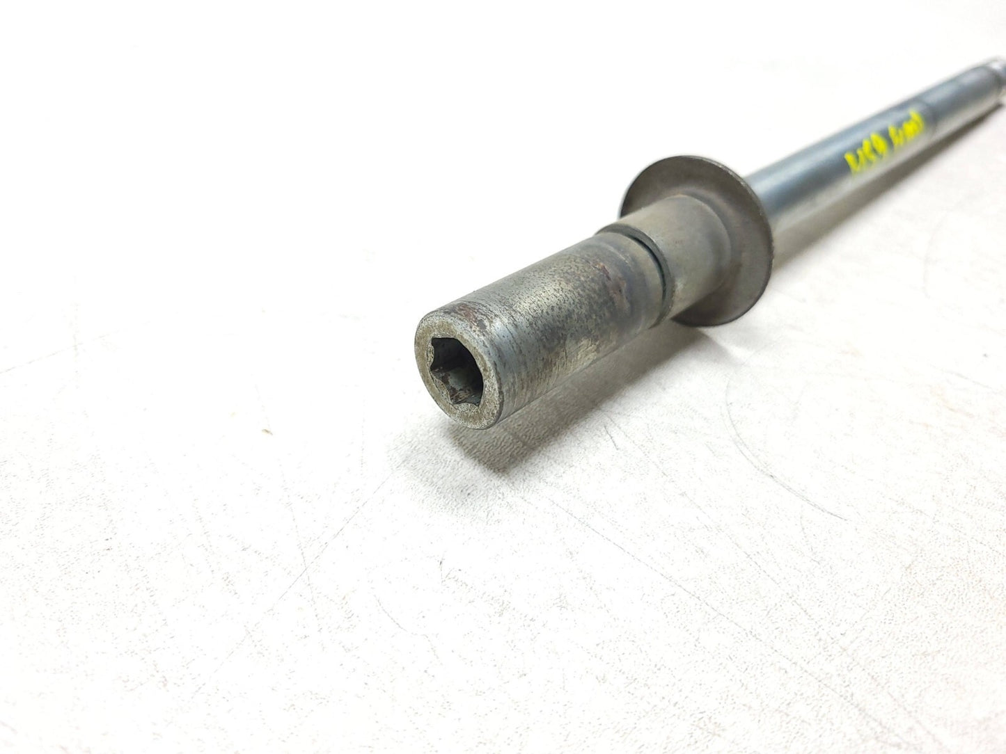 2006 - 2009 Suzuki Boulevard C50 Vl800 Front Wheel Axle OEM