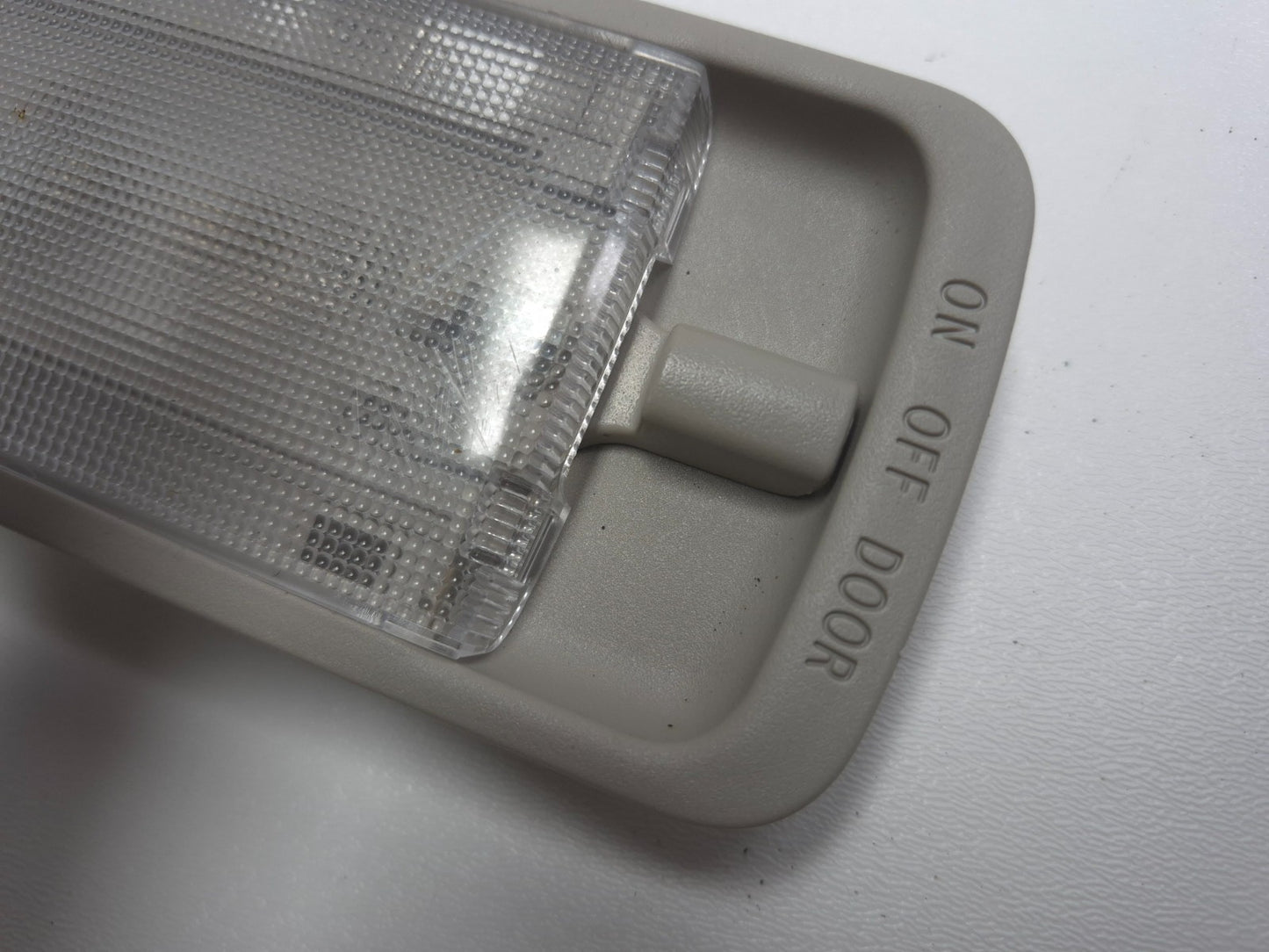 2012 Nissan Leaf Overhead Reading Dome Light Lamp OEM