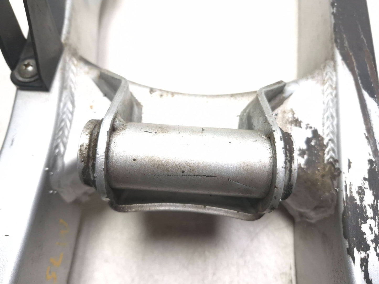 2001 Suzuki Gsx 750f Katana Swingarm OEM