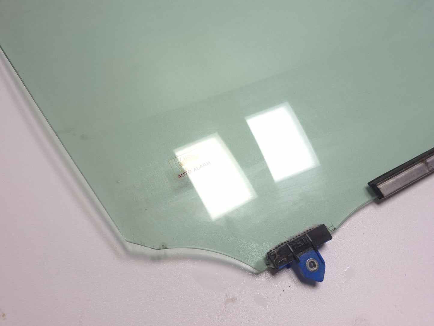 2010 Lexus Hs250h Front Door Window Glass Left Driver Side OEM