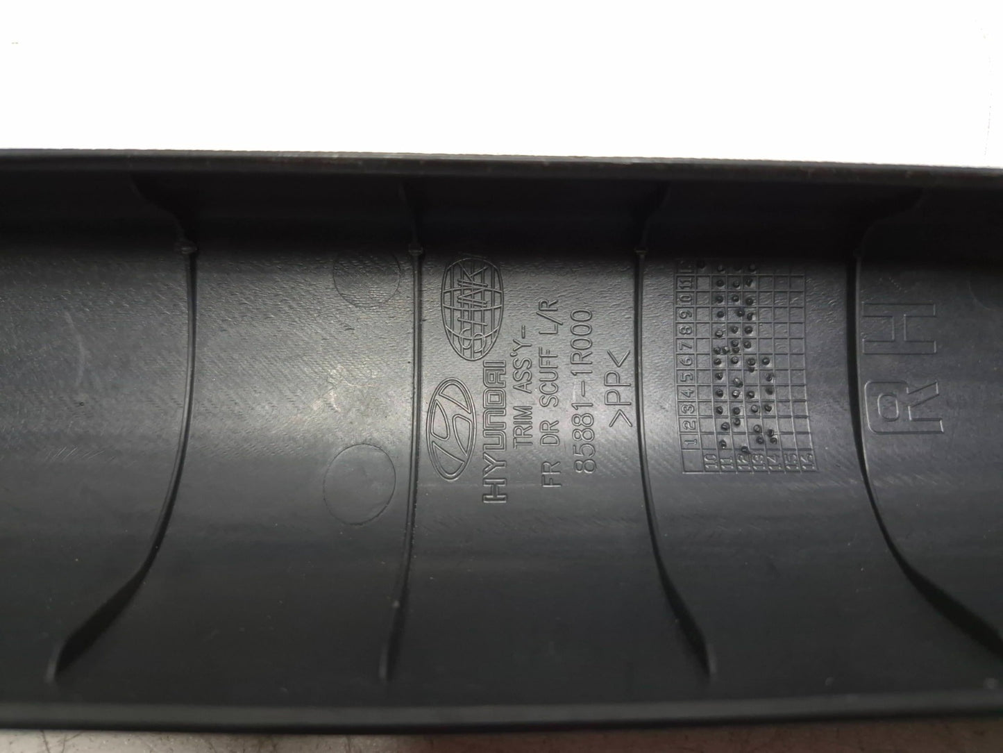 2014 Hyundai Accent Front Sill Plate Left And Right OEM